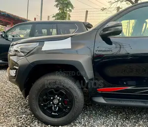 New Toyota Hilux 2025 Black