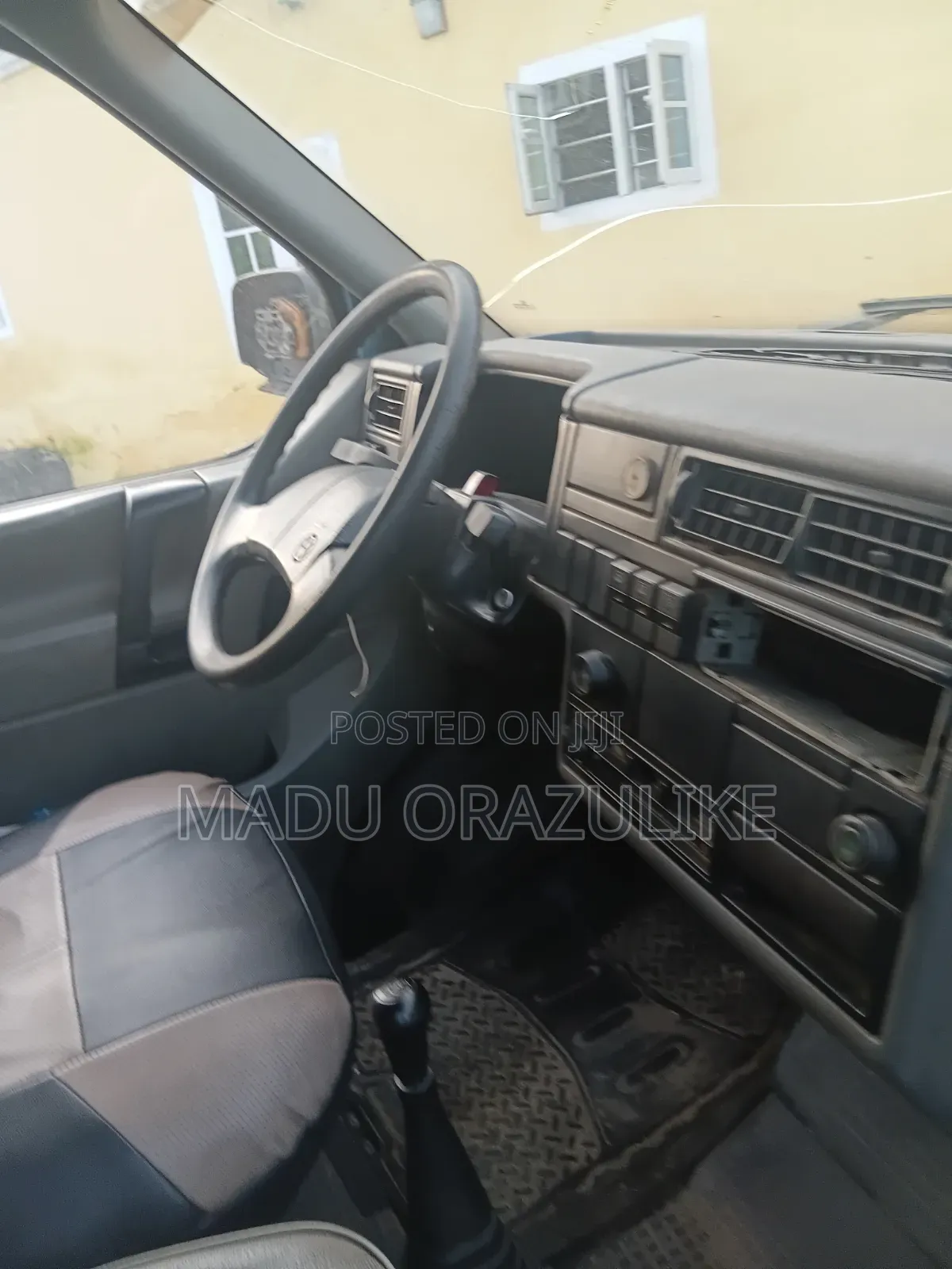 Volkswagen Transporter 2005 Yellow