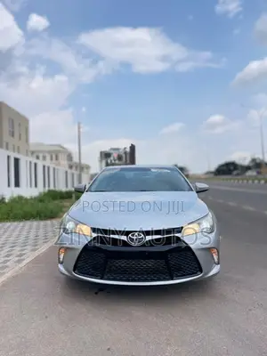 Toyota Camry 2016 Silver