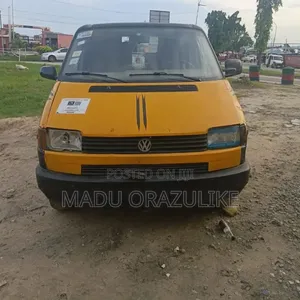 Volkswagen Transporter 2005 Yellow