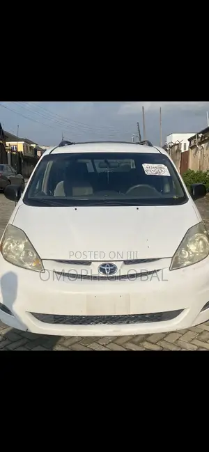 Toyota Sienna 2006 White
