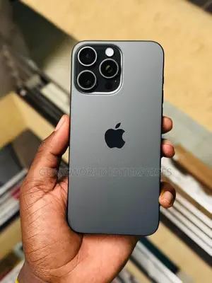 Apple iPhone 15 128 GB Gray
