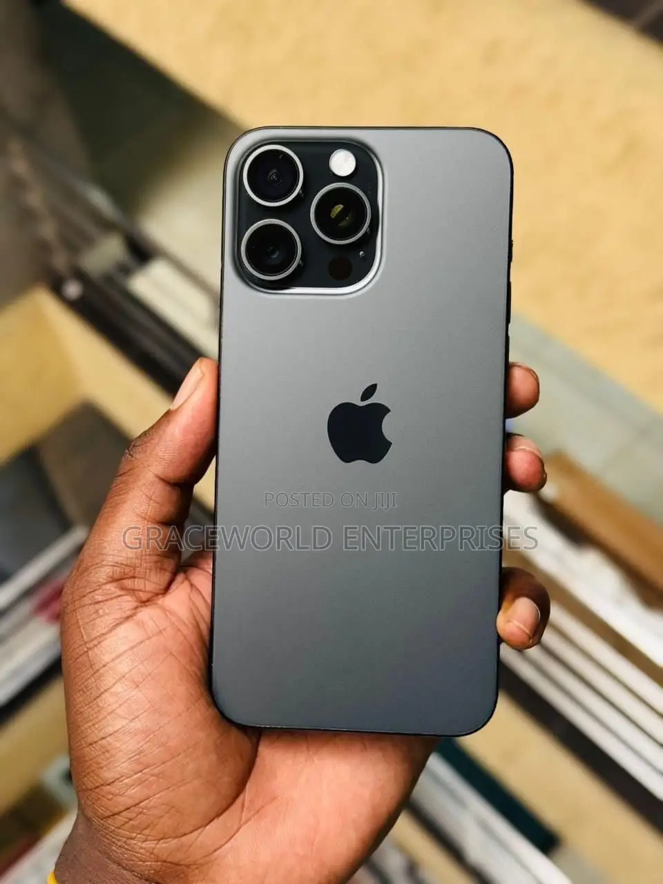 Apple iPhone 15 128 GB Gray