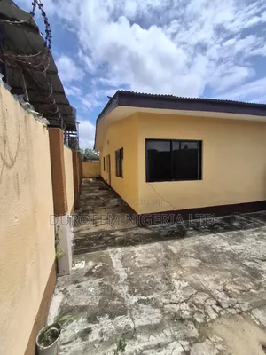 3bdrm House in Abraham Adesanya, Lekki for rent