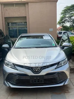 Toyota Camry L FWD (2.5L 4cyl 8AM) 2018 Silver