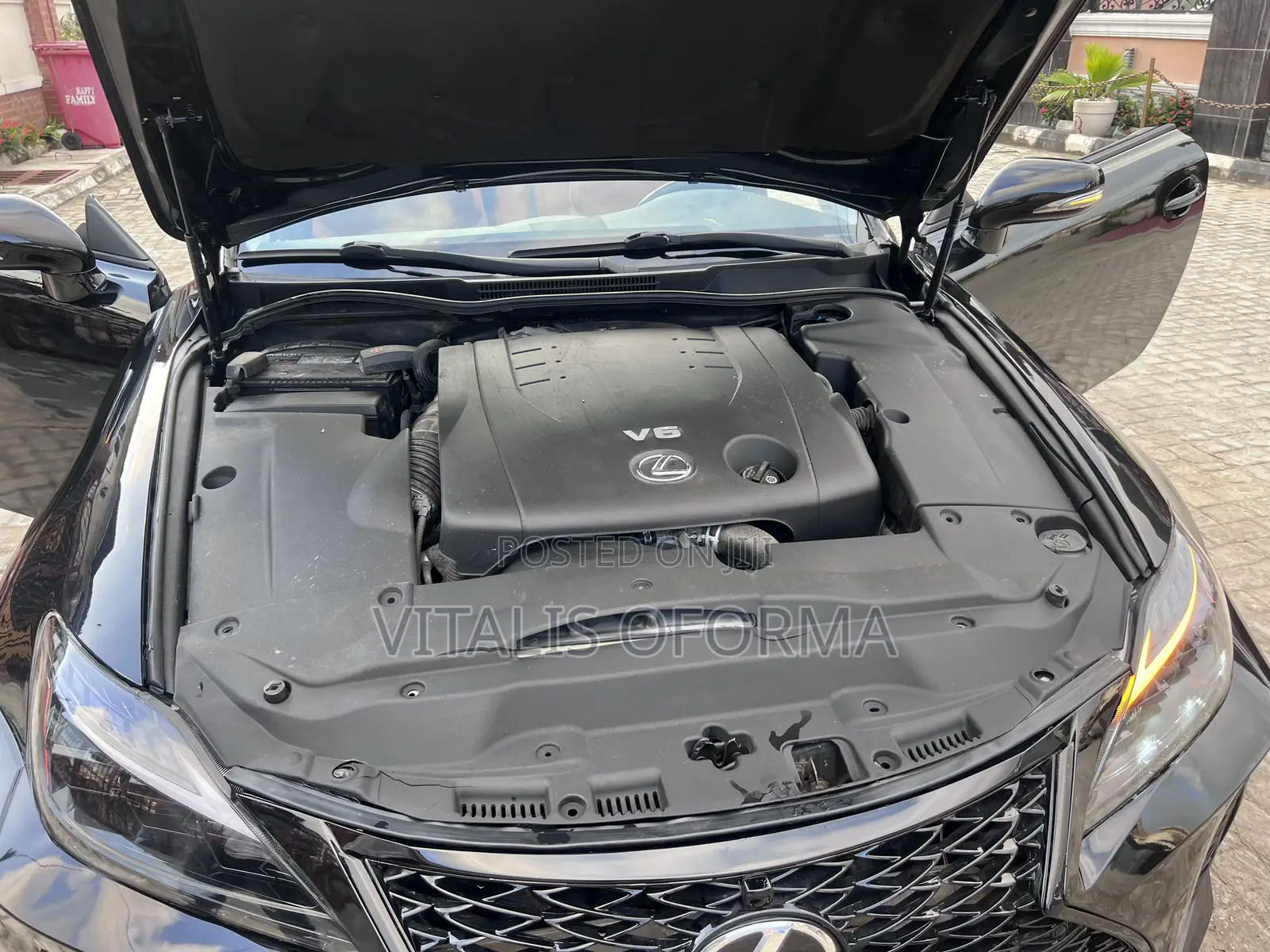Lexus IS 350 C 2011 Black