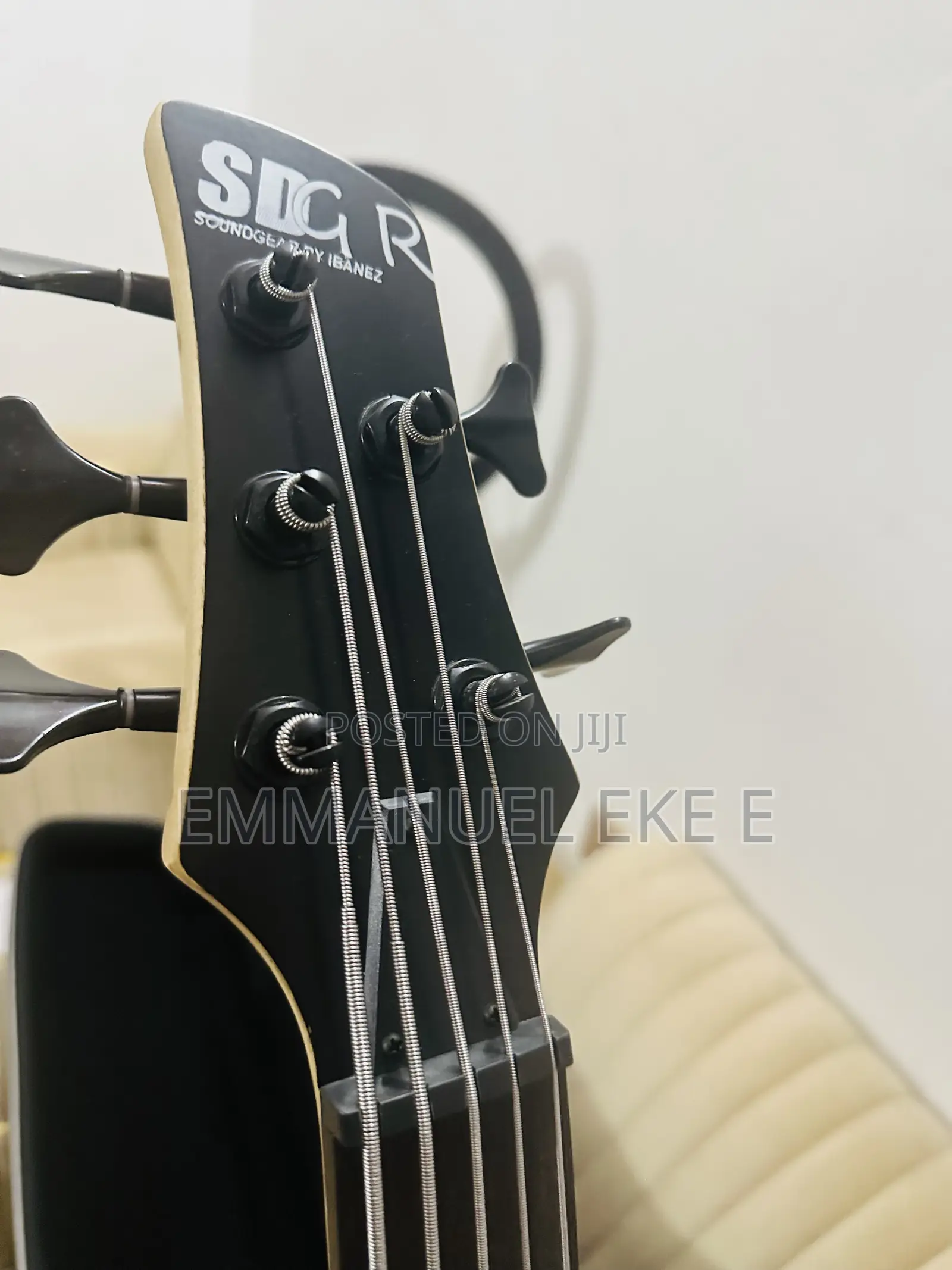 Ibanez 5-String Active Bass Guitar – Premium Sound + Preamp Switch