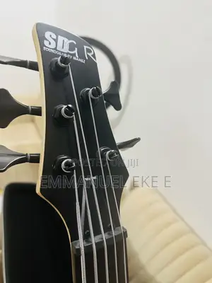 Ibanez 5-String Active Bass Guitar – Premium Sound + Preamp Switch