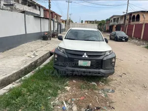 Mitsubishi L200 2019 White