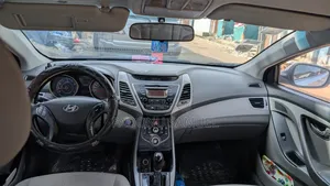 Hyundai Elantra Limited 4dr Sedan (1.8L 4cyl 6A) 2014 Silver