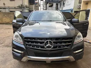 Mercedes-Benz M Class ML350 4MATIC 4dr SUV AWD (3.5L 6cyl 7A) 2015 Gray