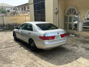 Honda Accord 2005 Gray