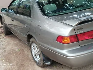 Toyota Camry LE 4dr Sedan (2.2L 4cyl 4A) 2001 Gray