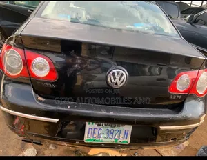 Volkswagen Passat 2010 Black