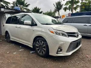 Toyota Sienna 2019 White