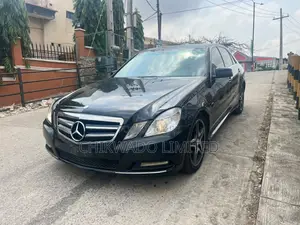 Mercedes-Benz E350 Base BlueTec Sedan (3.0L 6cyl 7A) 2012 Black