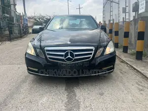 Mercedes-Benz E350 Base BlueTec Sedan (3.0L 6cyl 7A) 2012 Black