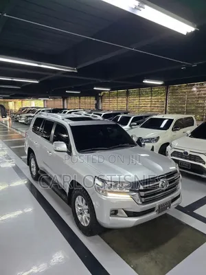 Toyota Land Cruiser 4.5 V8 VXR 2017 Silver