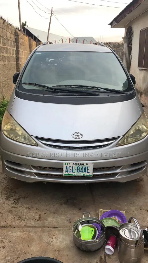 Toyota Previa 2000 Gray