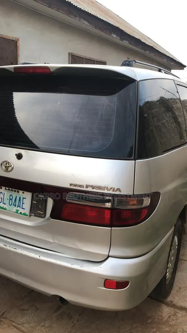 Toyota Previa 2000 Gray