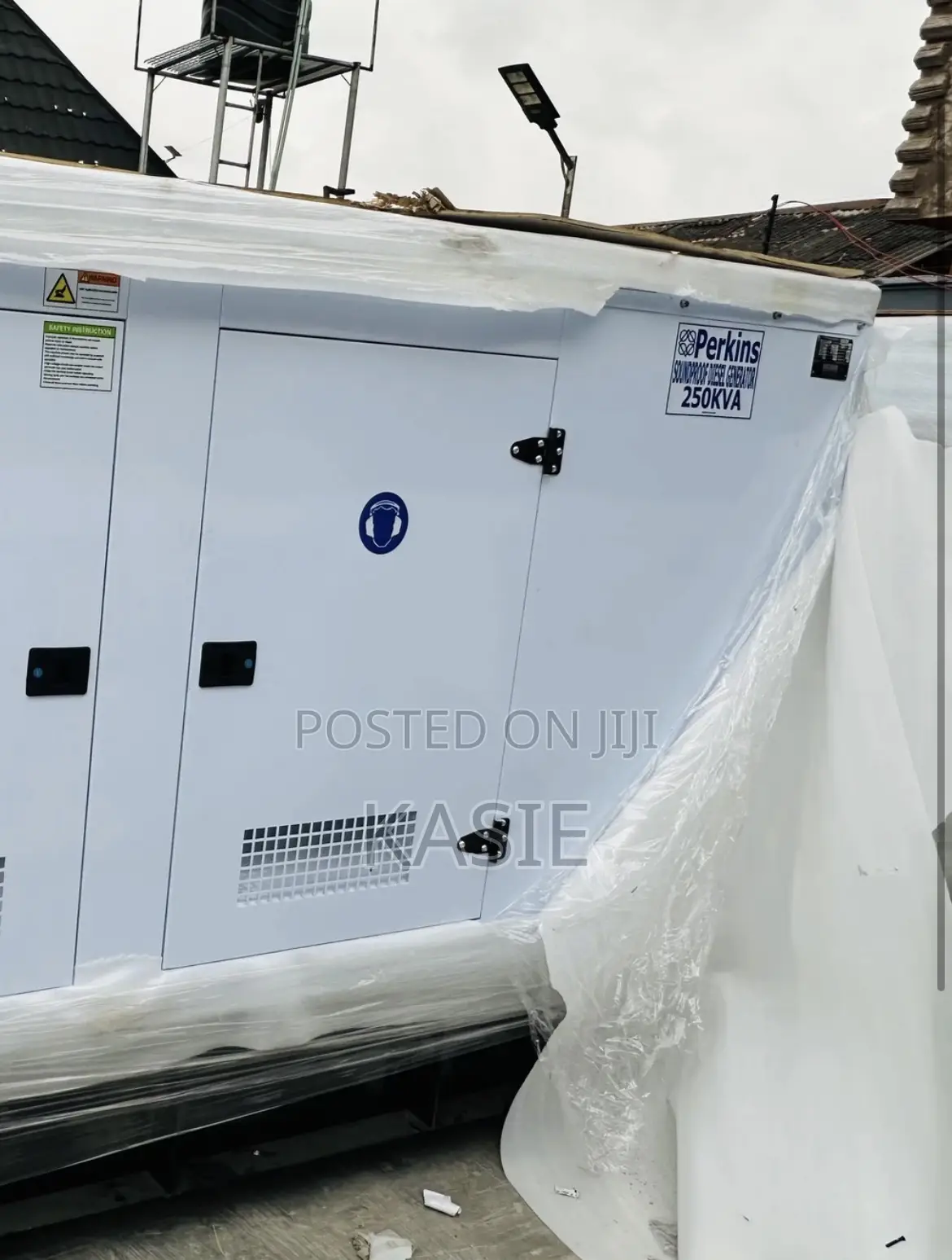 250kva Perkins Soundproof Diesel Gener