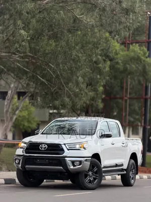 New Toyota Hilux 2024 White