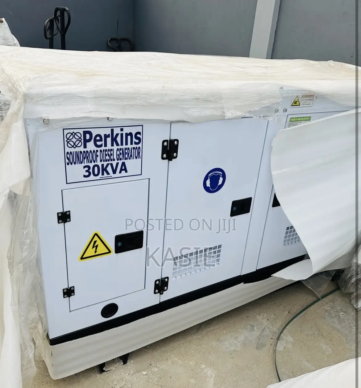 30kva Perkins Soundproof Diesel Generator