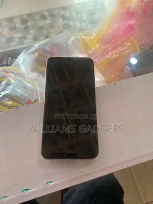Apple iPhone 11 Pro Max 64 GB Gold