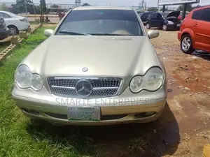 Mercedes-Benz C240 2002 Gold