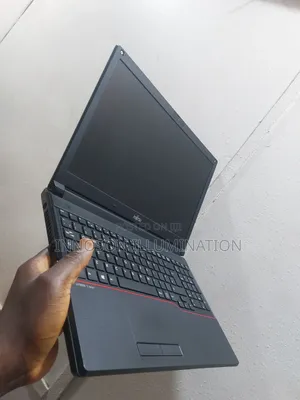 Laptop Fujitsu 8GB Intel Core i7 HDD 500GB
