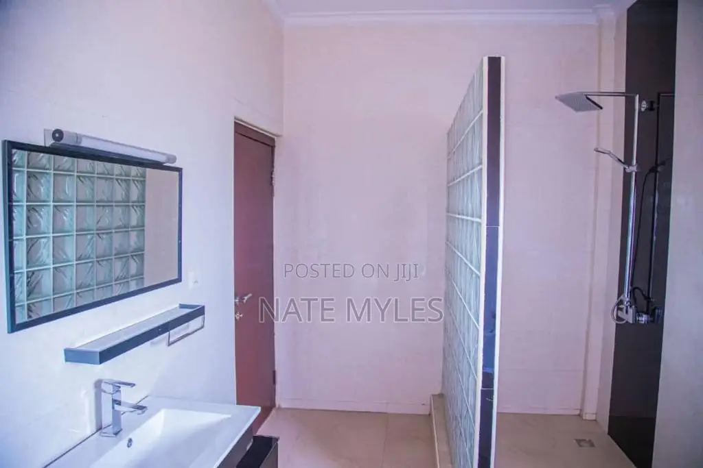 Serviced Apartment
