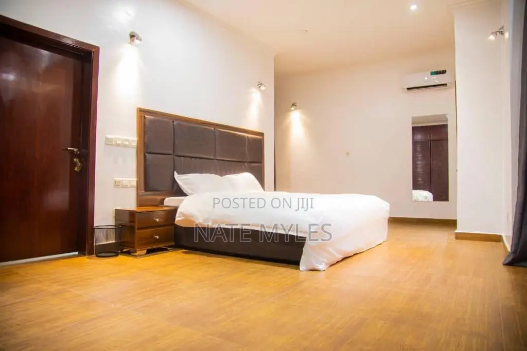 Serviced Apartment