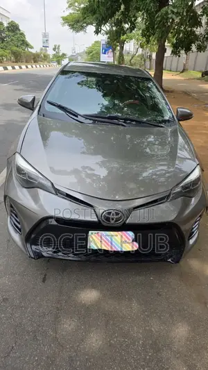 Toyota Corolla SE 4dr Sedan (1.8L 4cyl Manual) 2017 Gray