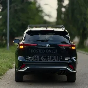 Toyota Highlander 2022 Black