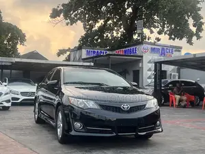 Toyota Camry SE 4dr Sedan (2.5L 4cyl 6A) 2014 Black