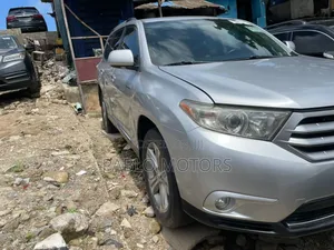 Toyota Highlander 2013 Silver