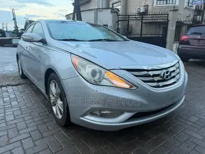Hyundai Sonata Limited Sedan FWD (2.4L 4cyl 6A) 2012 Silver