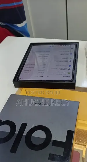New Samsung Galaxy Z Fold4 256 GB Gray