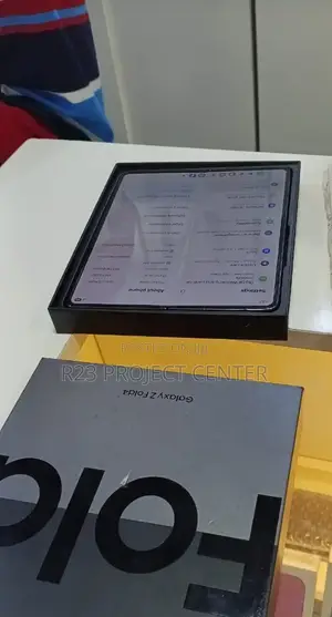 New Samsung Galaxy Z Fold4 256 GB Gray