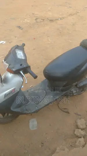 Suzuki Bike 2002 Silver