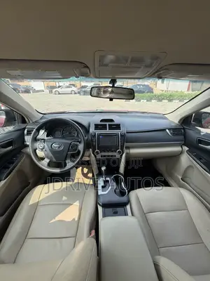 Toyota Camry LE 4dr Sedan (2.5L 4cyl 6A) 2014 Red