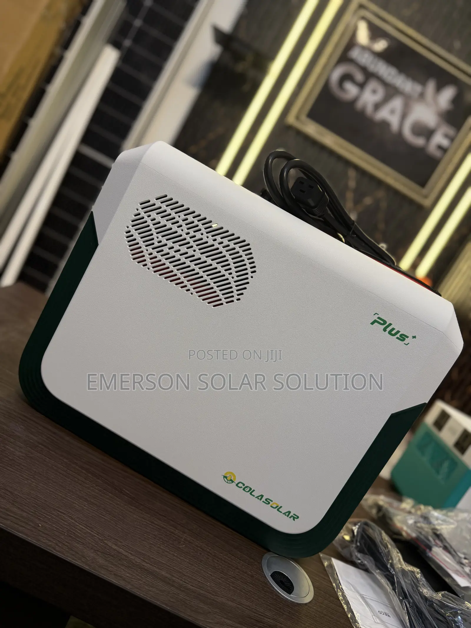 3600 Plus Cola Solar Generator