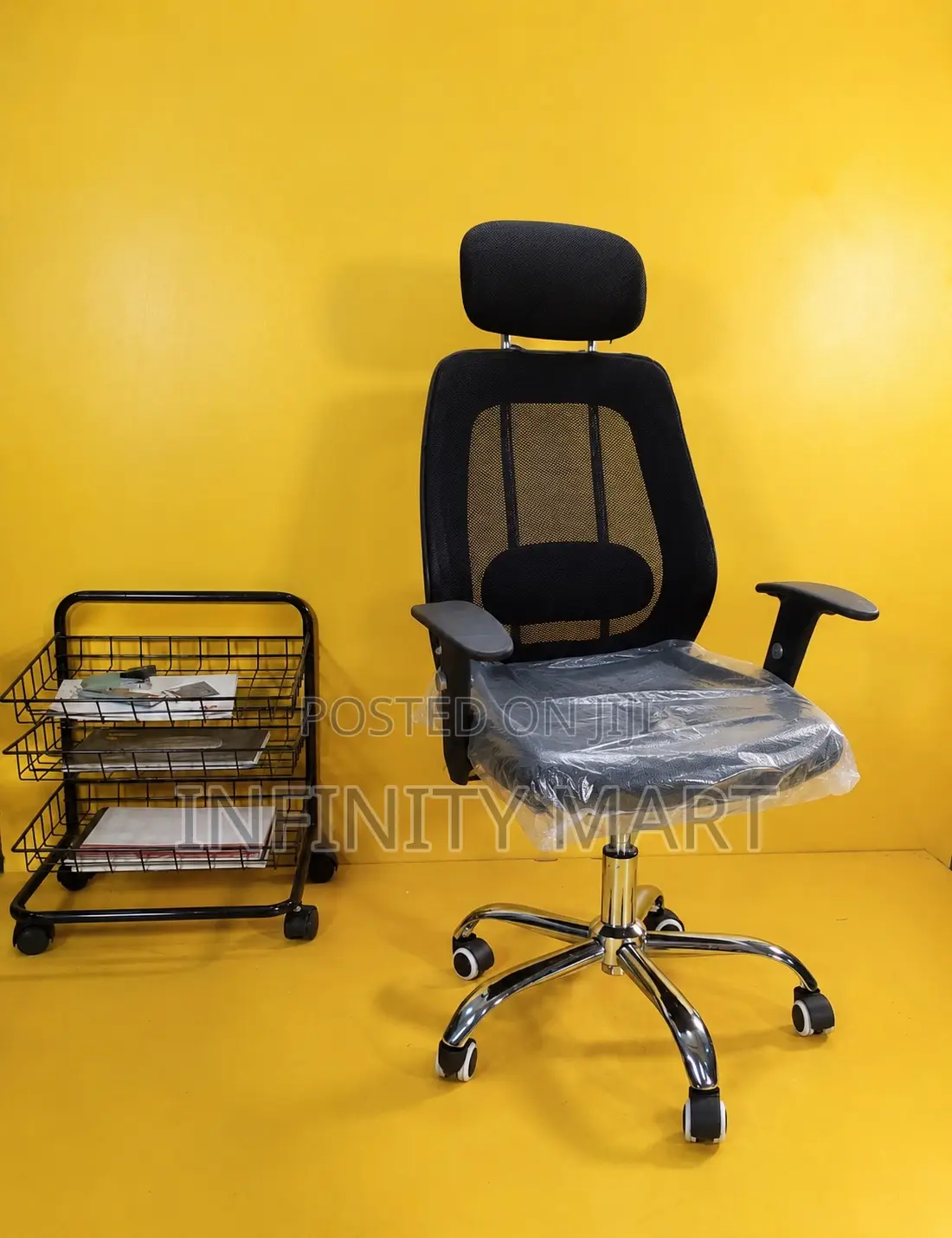 Formal Black Ergonomic Chair