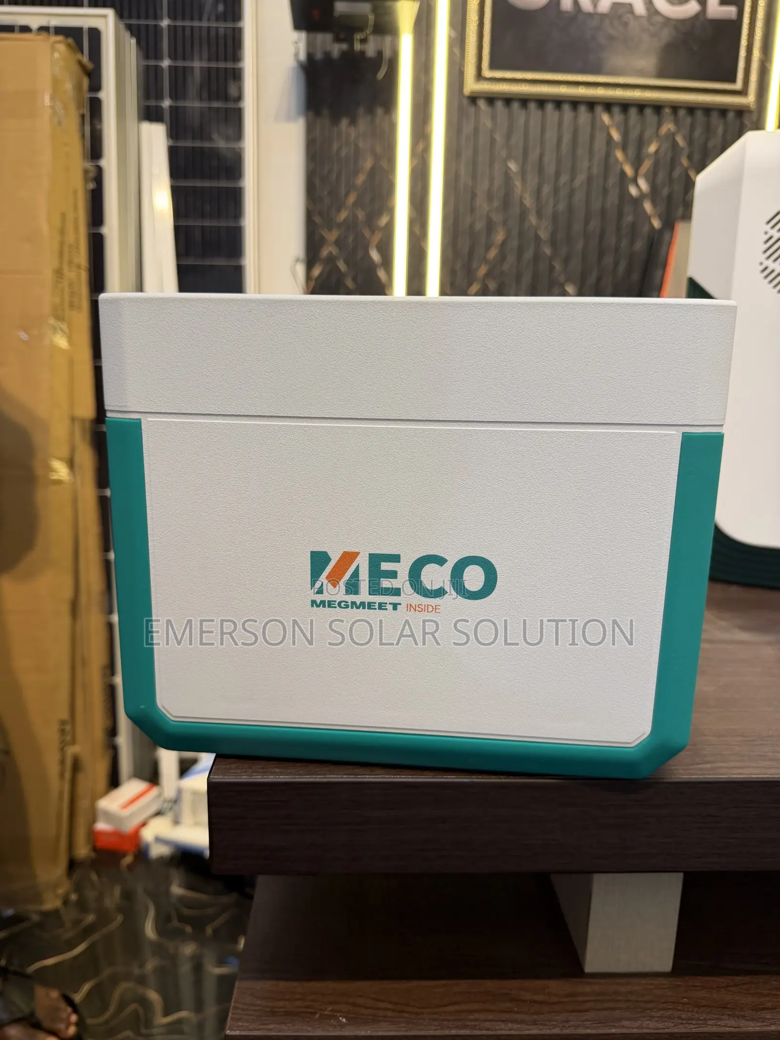 Meco 1kwh /300w Solar Generator