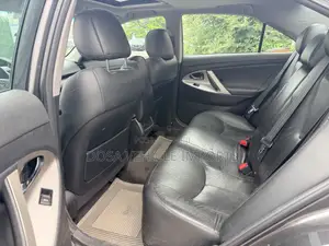 Toyota Camry SE 4dr Sedan (2.5L 4cyl 6A) 2011 Gray