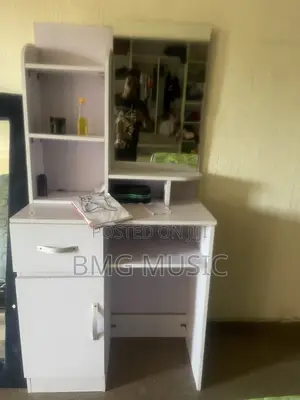 Dresser Dresser