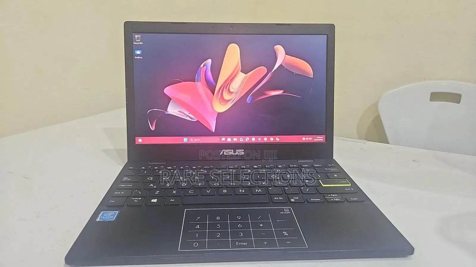 Laptop Asus E203MA 4GB Intel Celeron eMMC 60GB