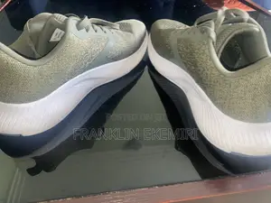 Sneakers Shoe