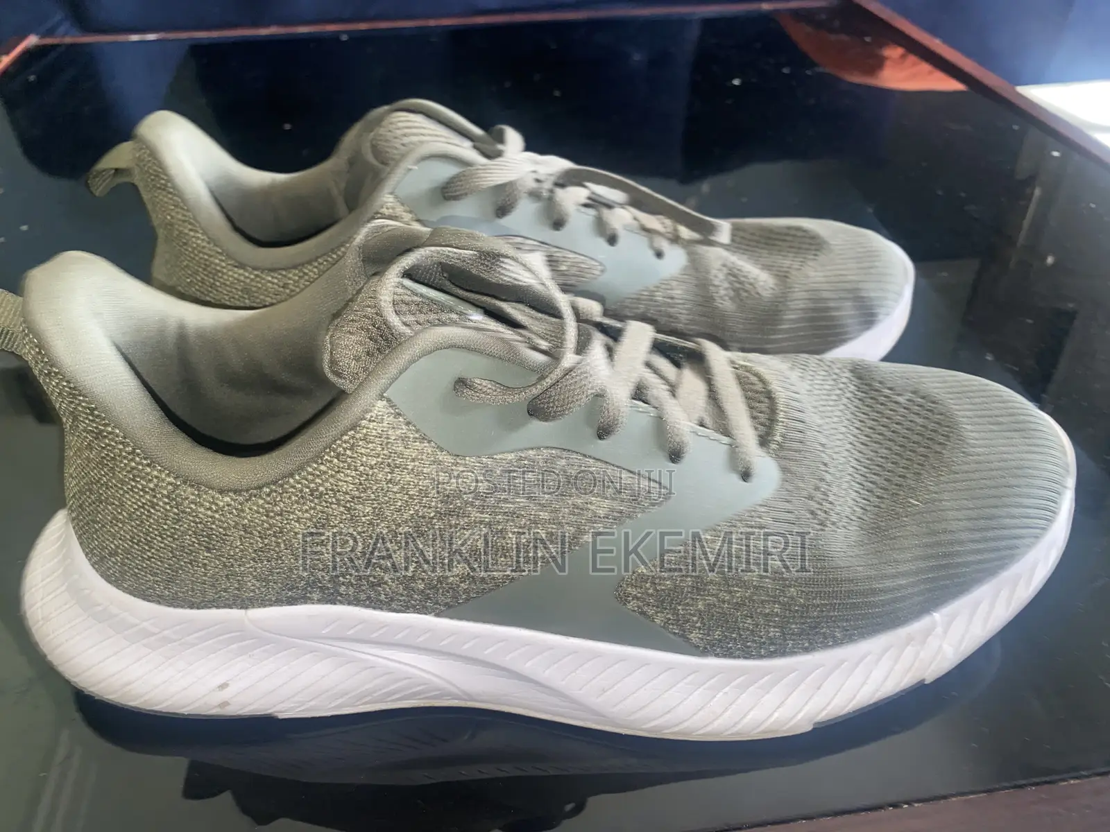Sneakers Shoe