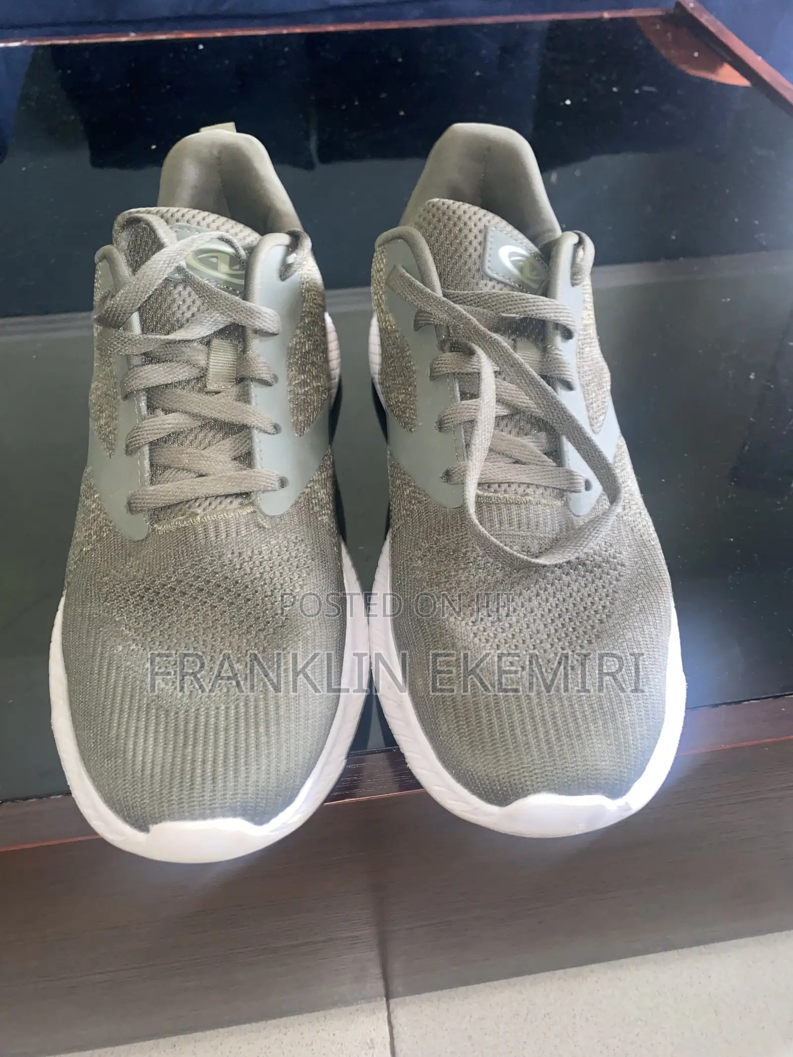 Sneakers Shoe